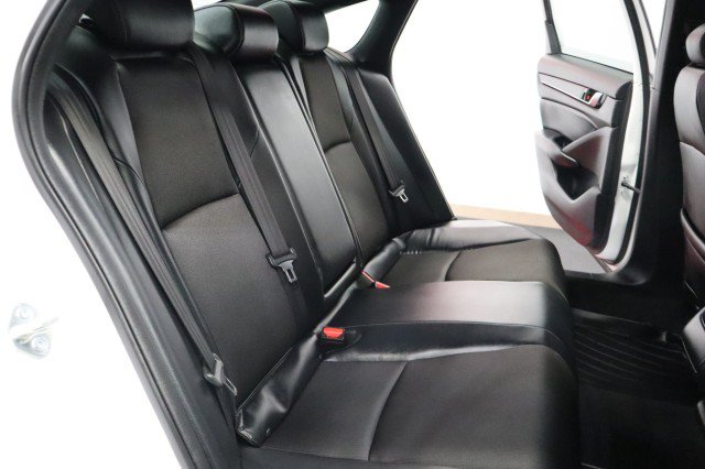 Used 2018 Honda Accord Sport image 9
