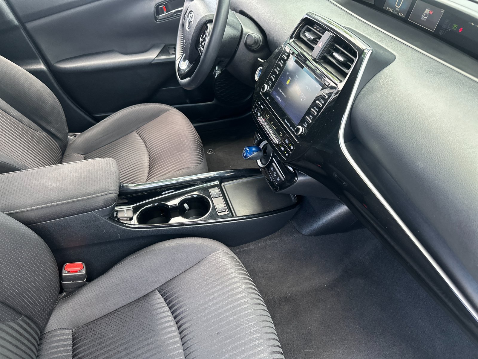 Used 2022 Toyota Prius Prime LE FWD image 16