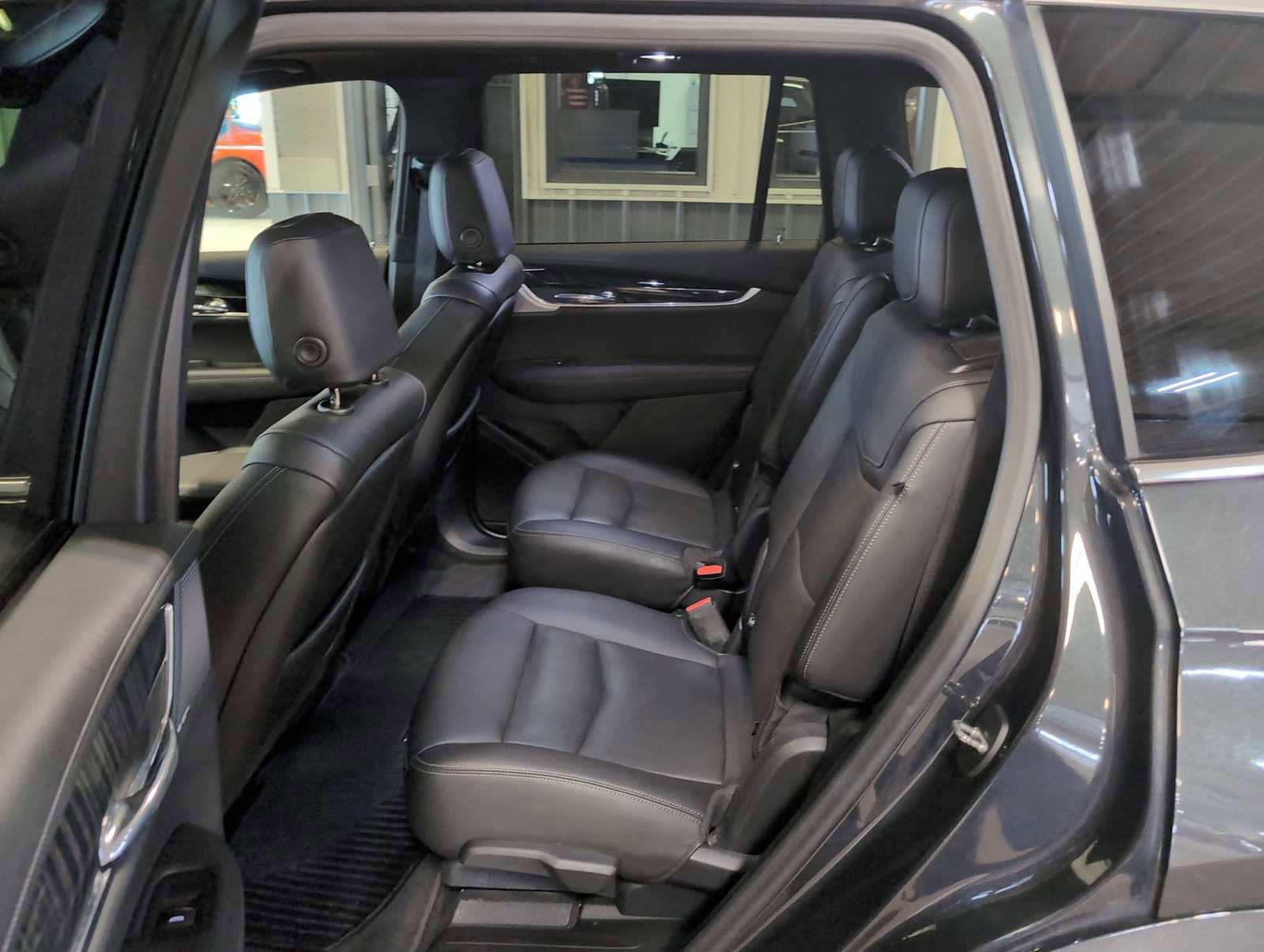 Used 2022 Cadillac XT6 Premium Luxury image 25