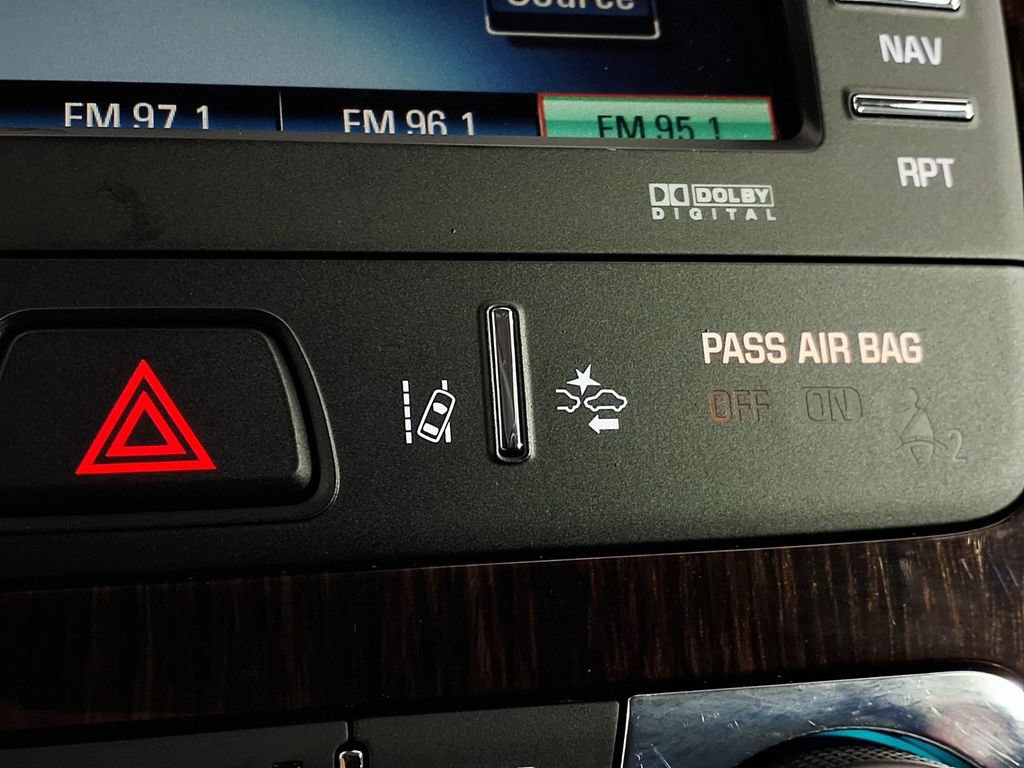 Used 2016 Chevrolet Traverse LTZ FWD image 23