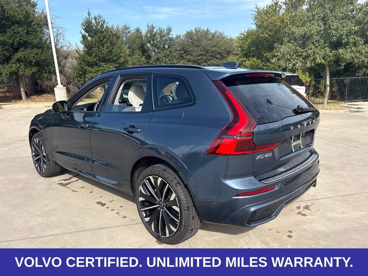 Certified 2026 Volvo XC60 B5 Ultra AWD/4WD image 7