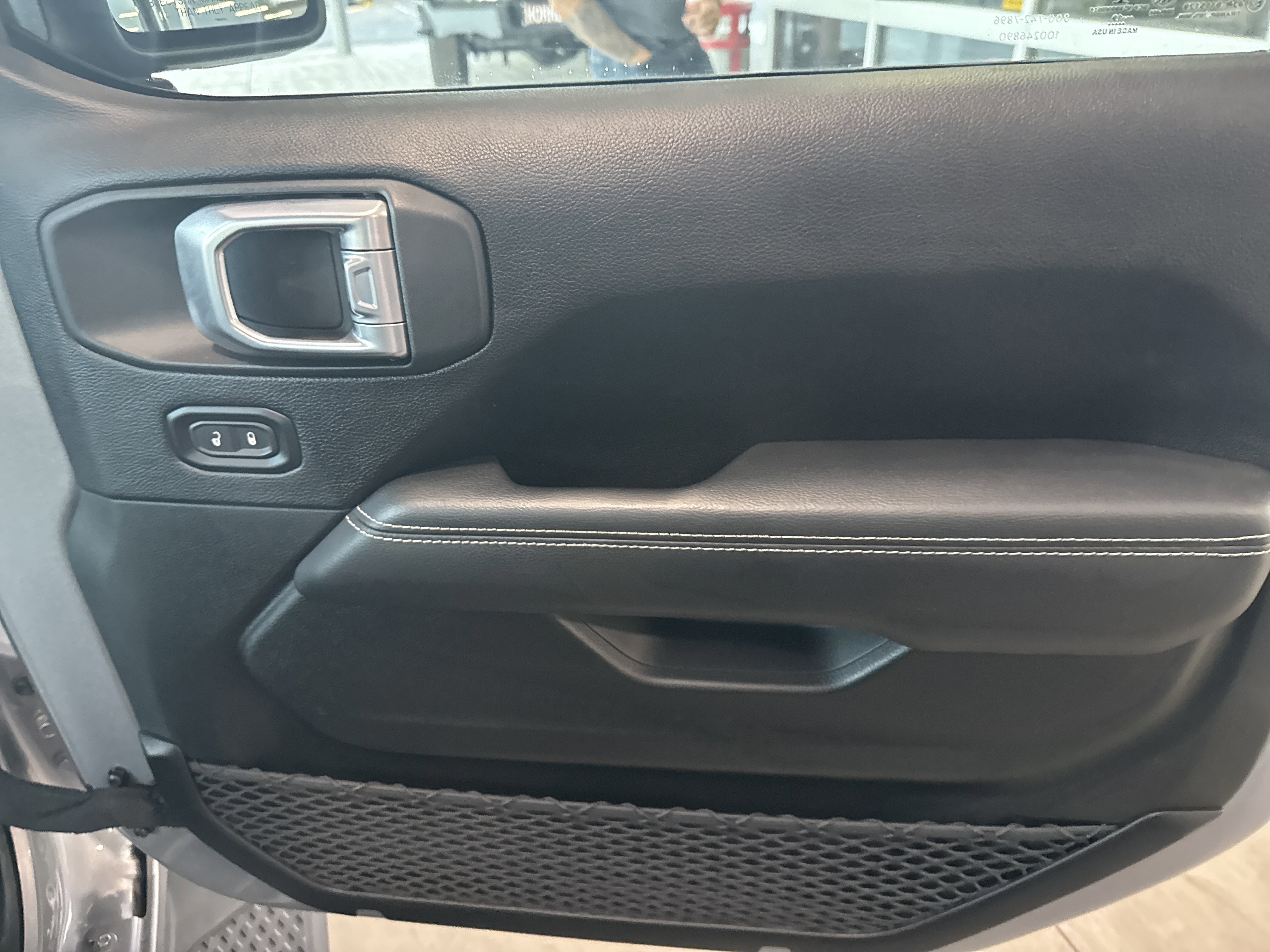 Used 2020 Jeep Gladiator Overland image 18