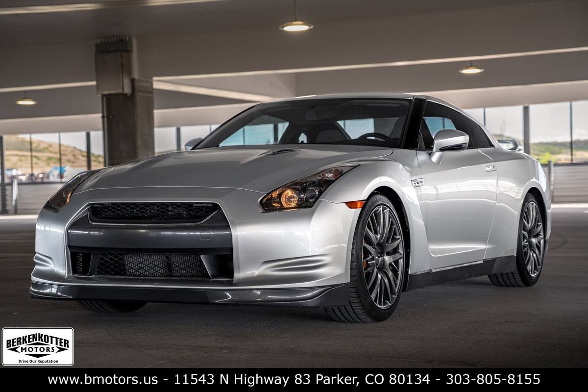 Used 2009 Nissan GT-R Premium AWD/4WD image 3