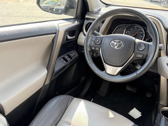 Used 2014 Toyota RAV4 Limited w/ Technology Package image 34
