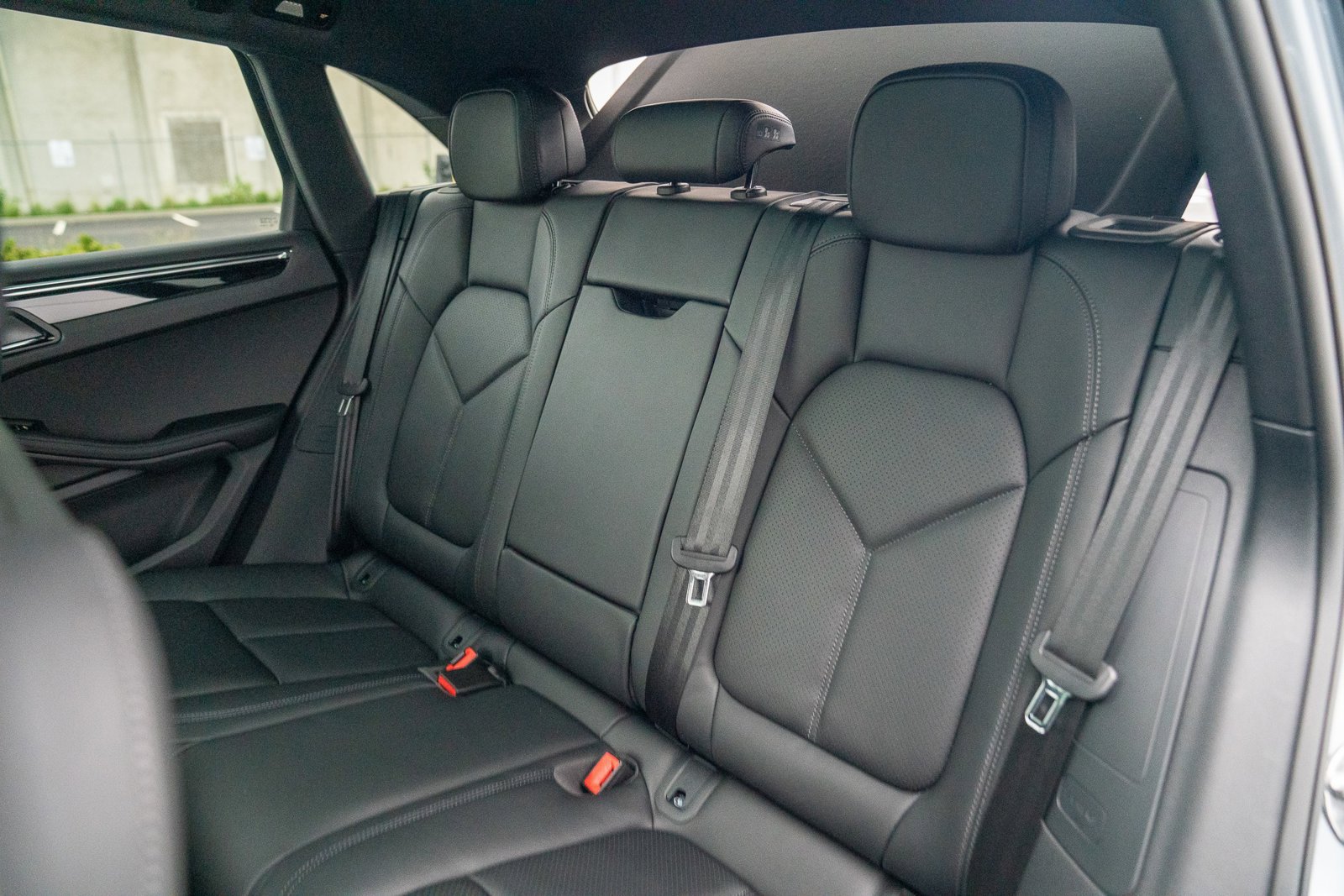 Certified 2026 Porsche Macan AWD/4WD image 23