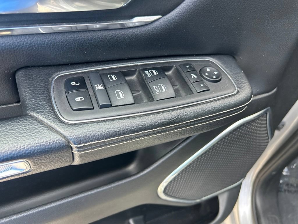 Used 2024 RAM 1500 Laramie RWD image 32