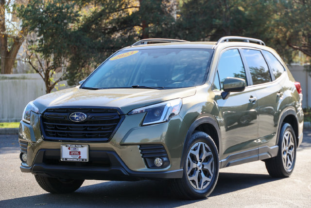 Certified 2023 Subaru Forester Premium AWD/4WD image 2