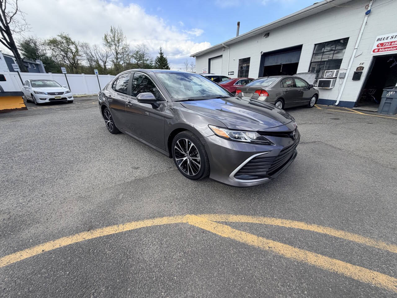 Used 2021 Toyota Camry LE FWD image 15