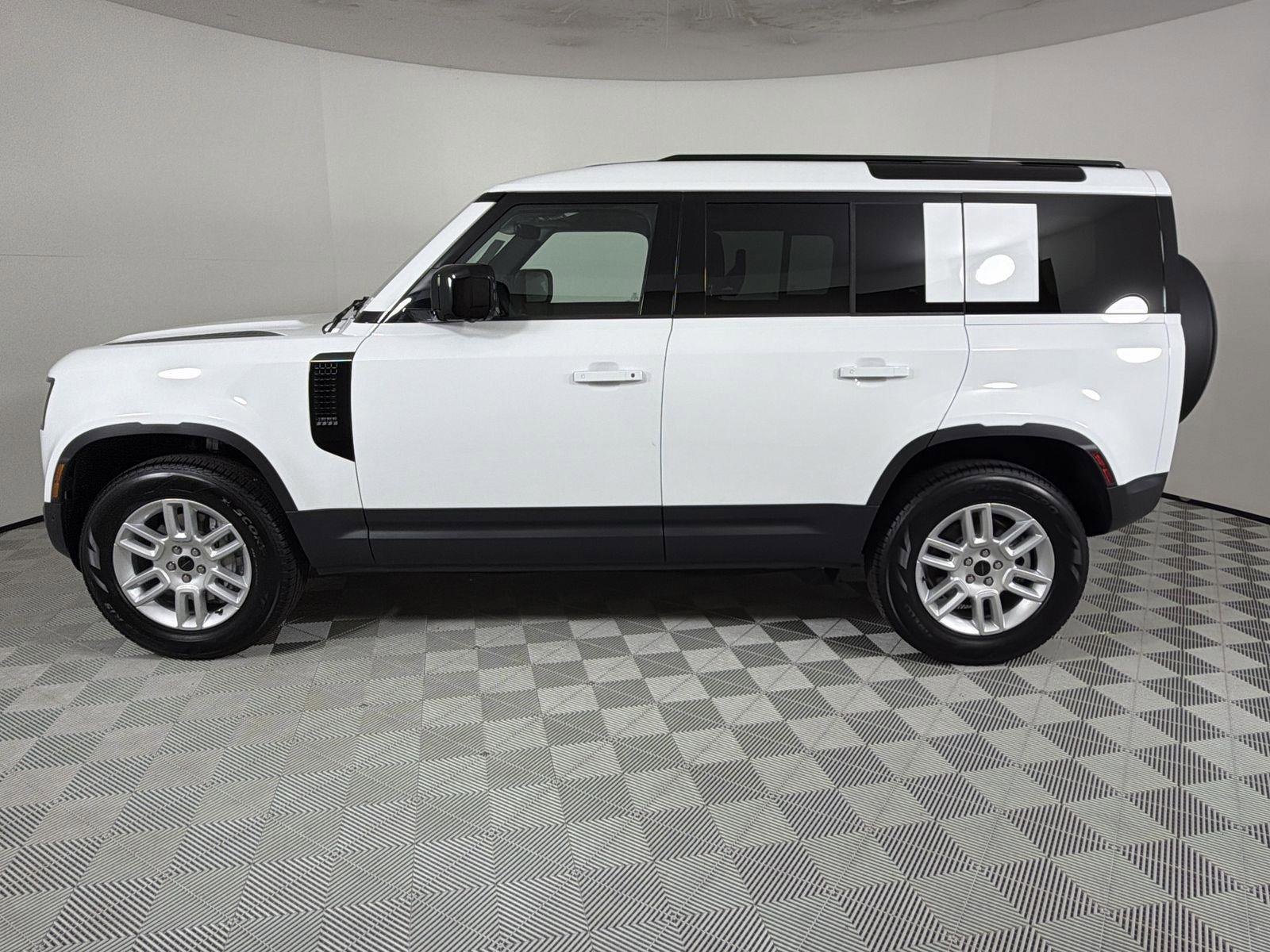 New 2026 Land Rover Defender 110 S image 2