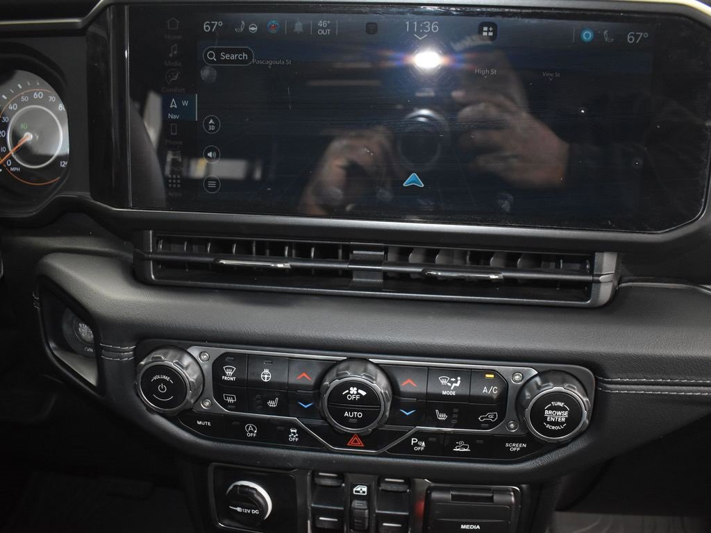 Used 2024 Jeep Wrangler Sahara w/ Technology Group image 31