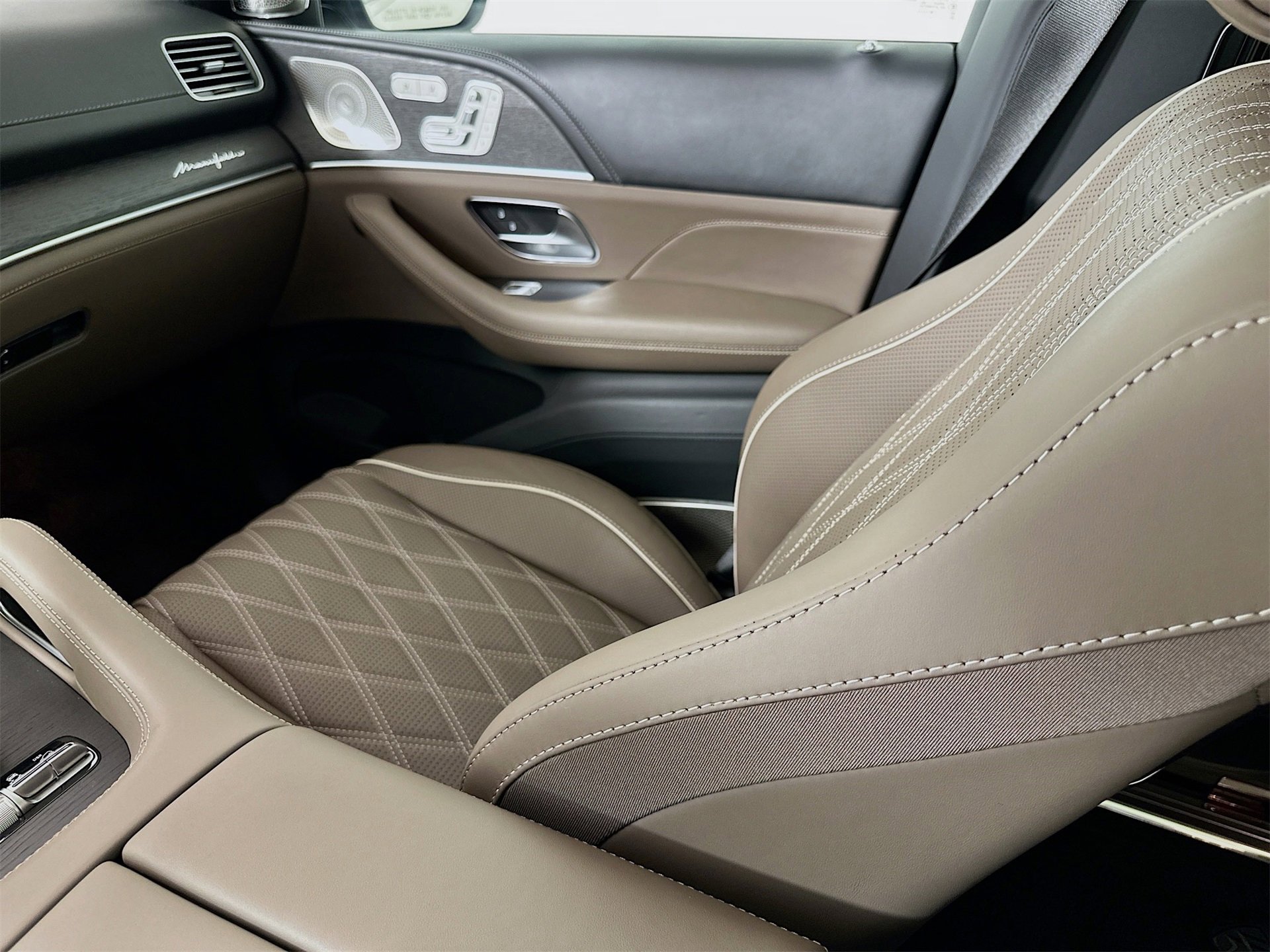 New 2026 Mercedes-Benz Maybach GLS 600 4MATIC image 26