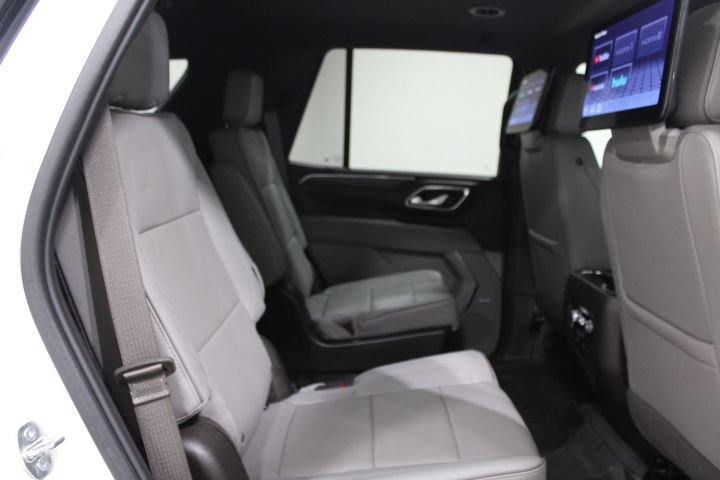Used 2024 GMC Yukon SLT w/ SLT Luxury Package AWD/4WD image 28