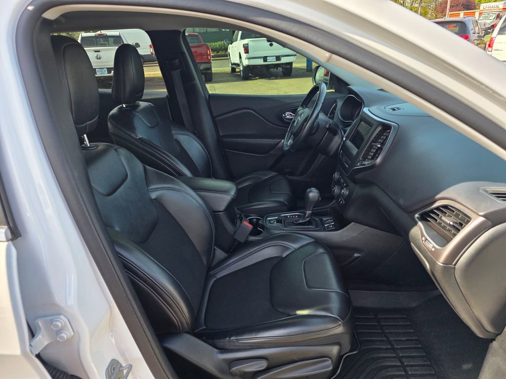 Used 2019 Jeep Cherokee Latitude Plus image 23