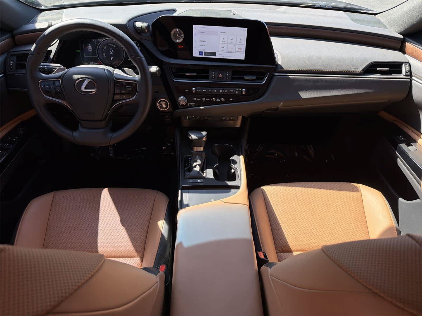Used 2025 Lexus ES 300h w/ Premium Package FWD image 11