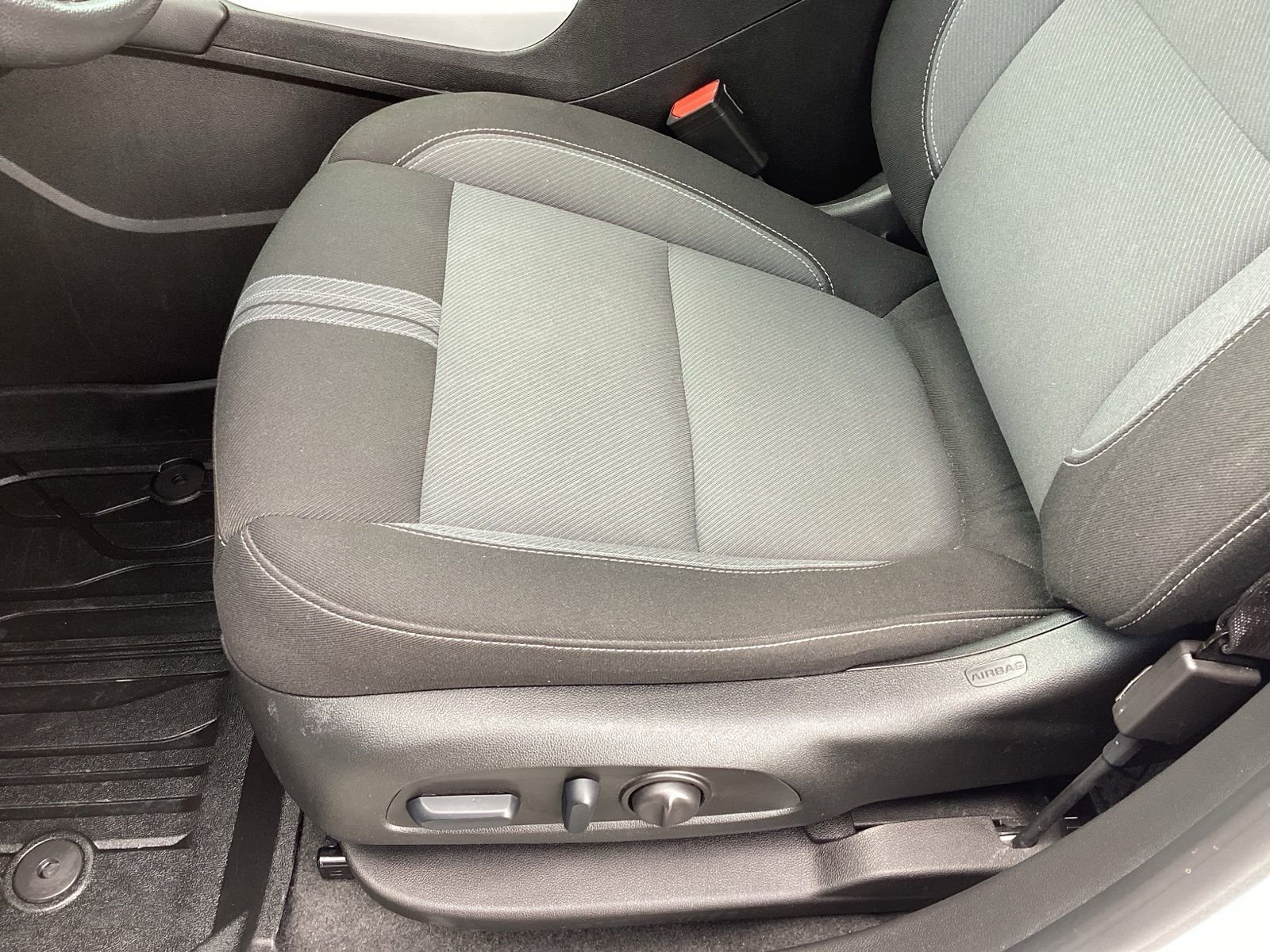 Used 2024 Chevrolet Blazer LT w/ Convenience Package image 12