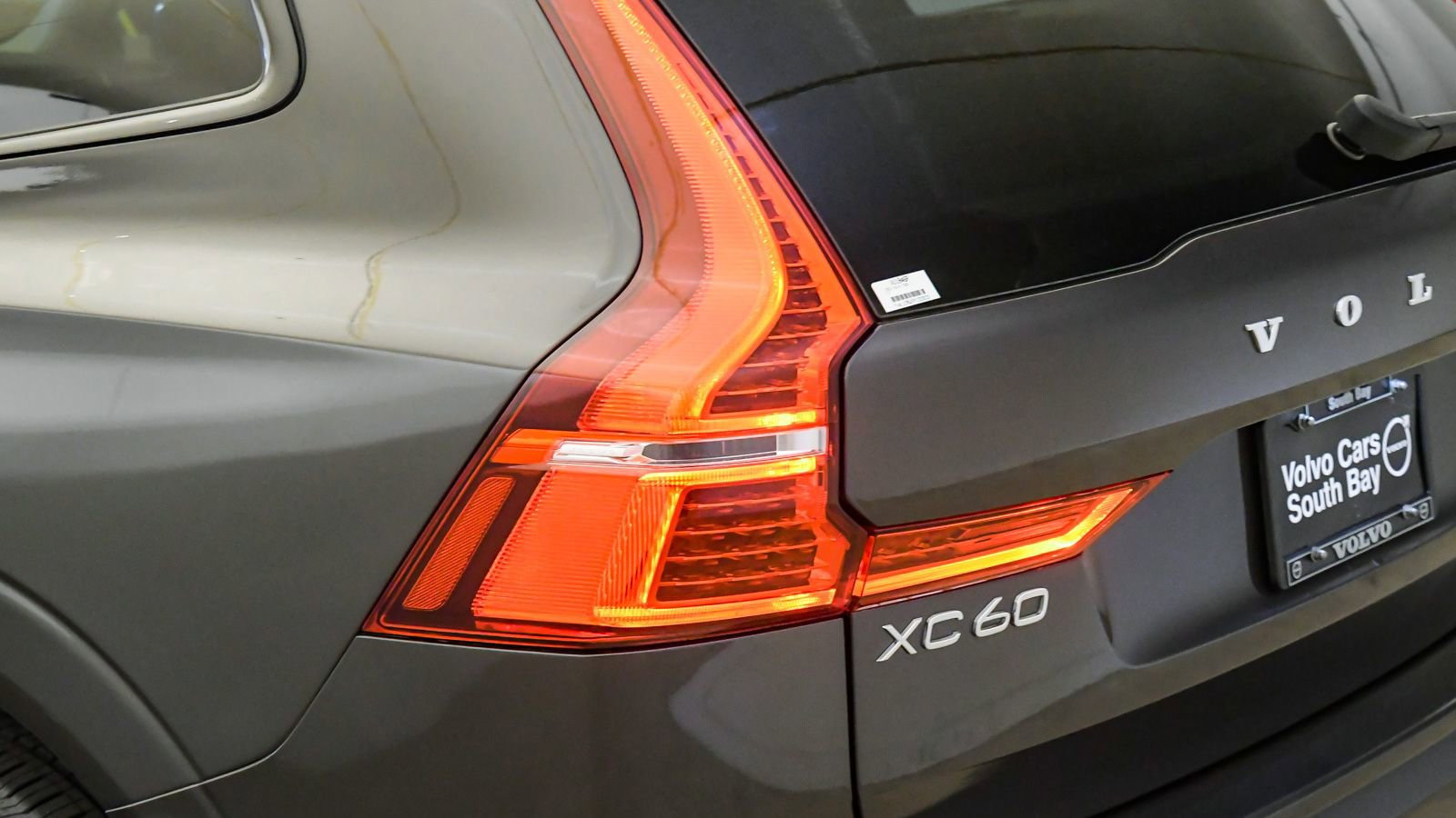 Certified 2023 Volvo XC60 B5 Plus w/ Climate Package AWD/4WD image 12