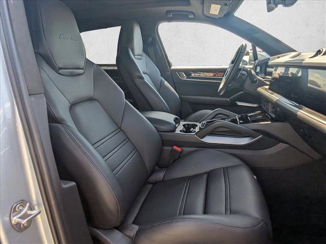 Used 2025 Porsche Cayenne Turbo image 18