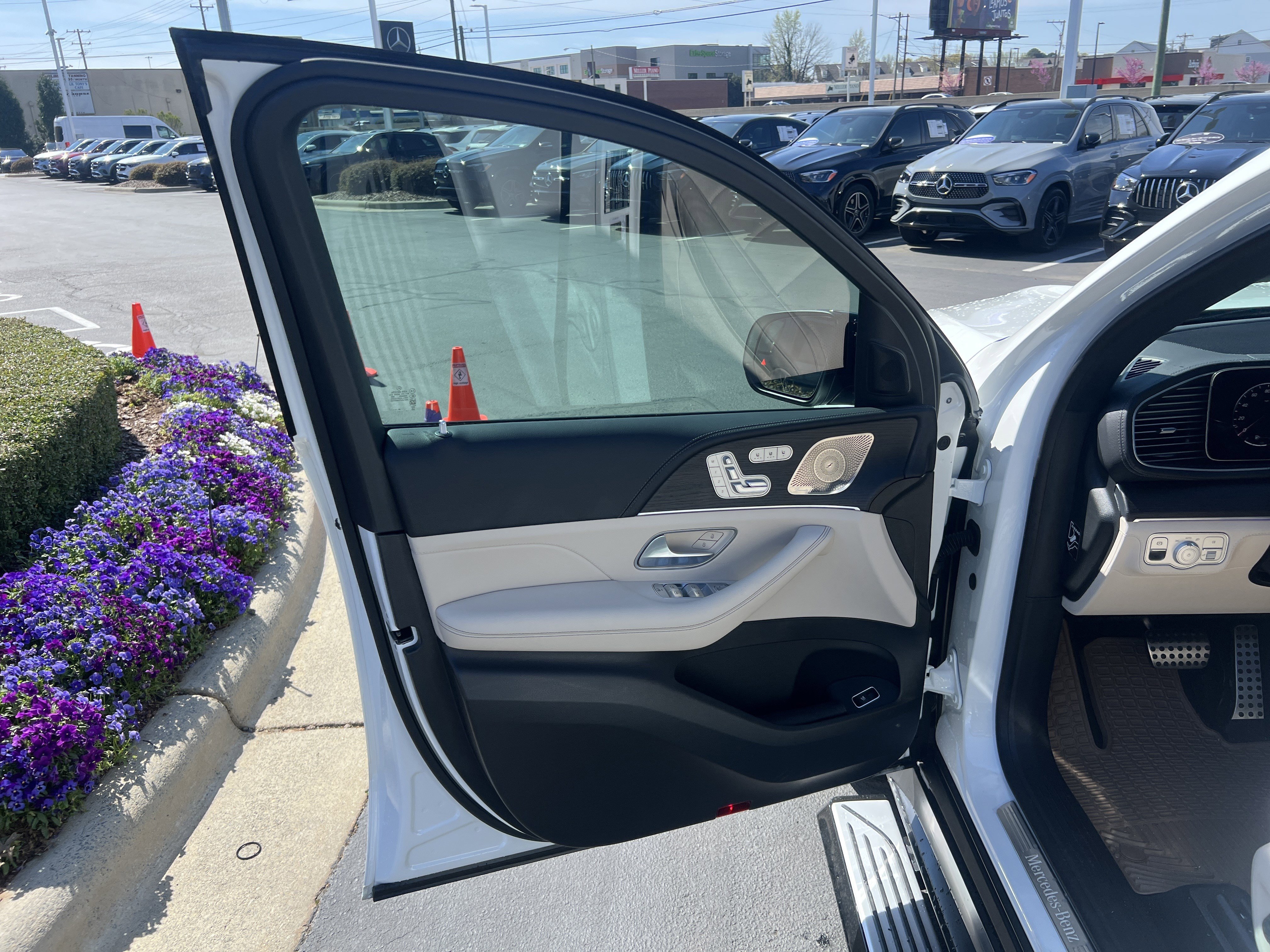 Certified 2025 Mercedes-Benz GLS 450 4MATIC image 14