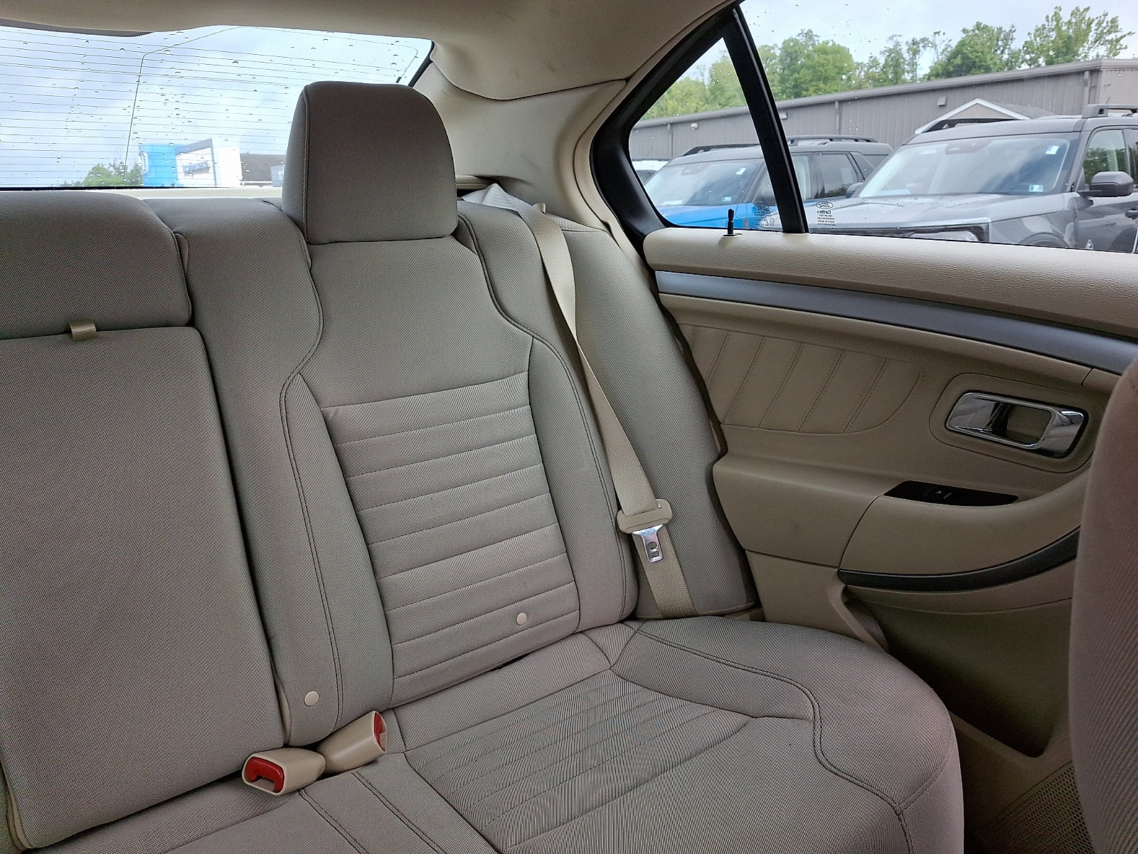 Certified 2017 Ford Taurus SE FWD image 20
