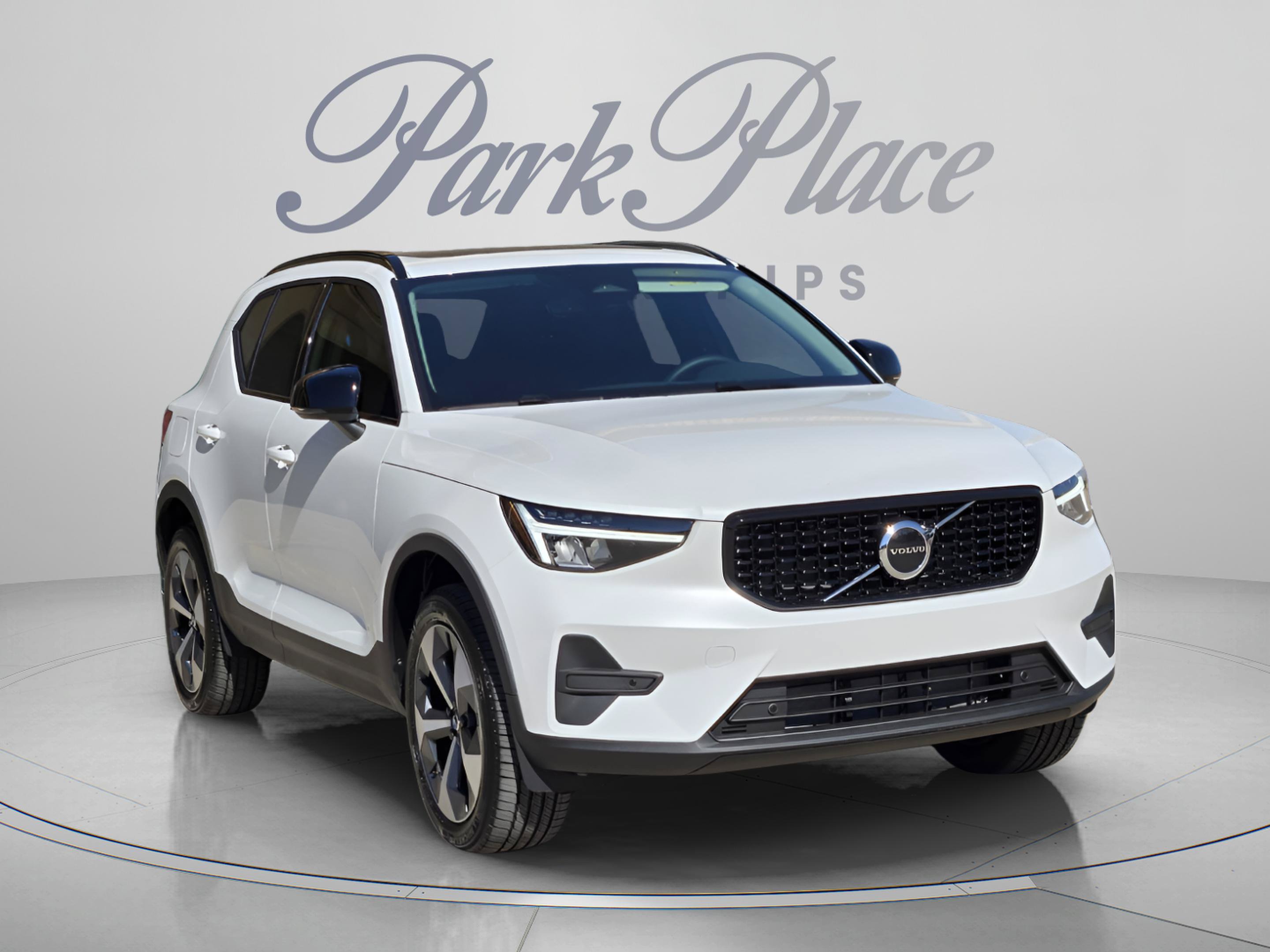 New 2026 Volvo XC40 B4 Core w/ Climate Package FWD image 8