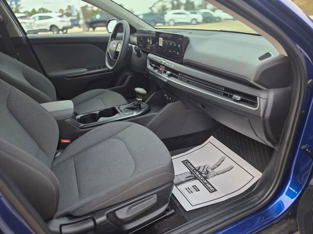 Used 2025 Kia K4 LXS image 16