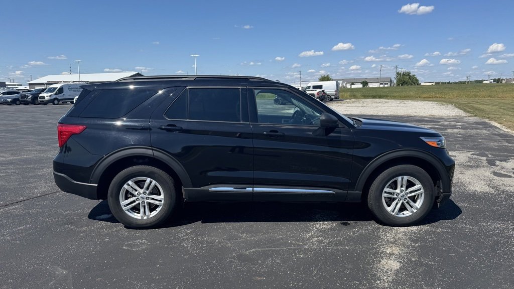 Used 2023 Ford Explorer XLT w/ Equipment Group 202A image 8