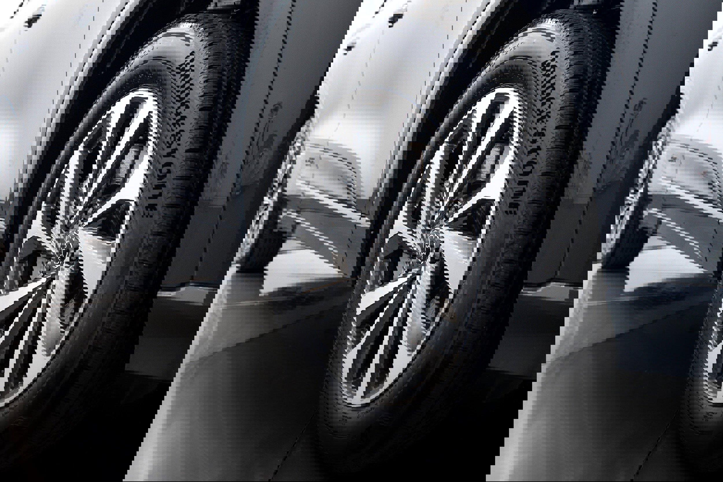 Certified 2025 Audi Q6 e-tron Premium w/ Convenience Package image 20