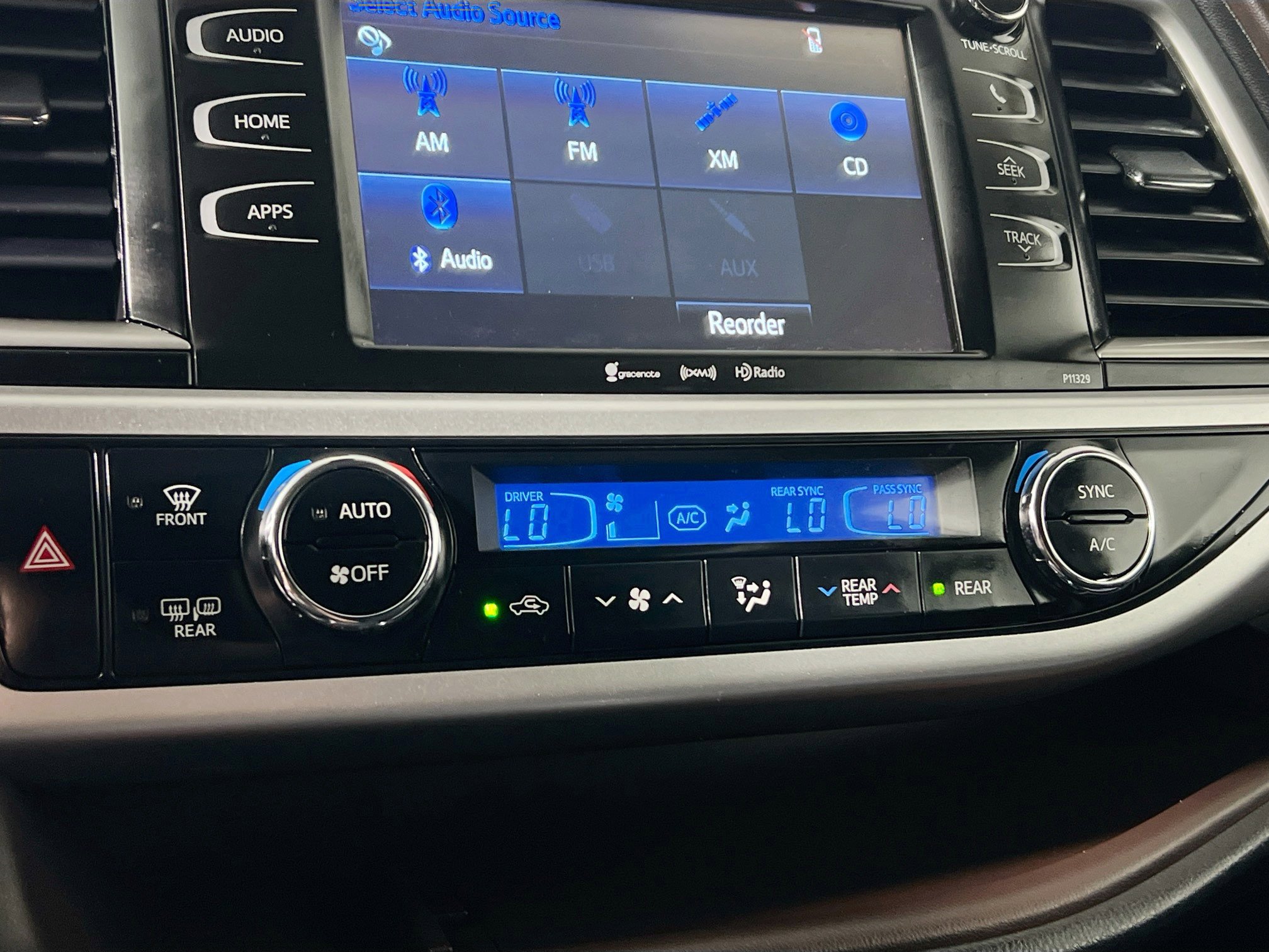 Used 2017 Toyota Highlander Plus image 26