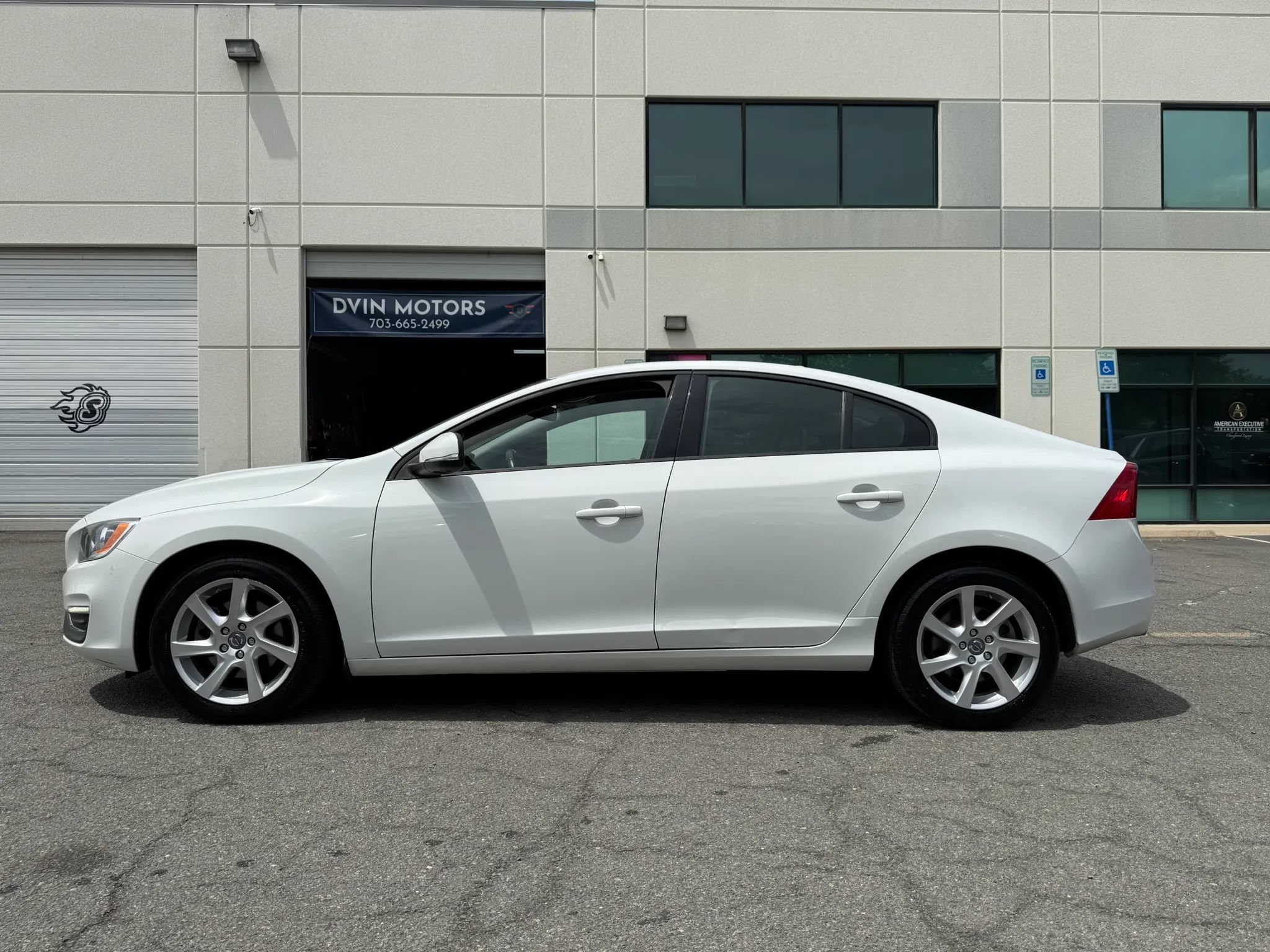 Used 2015 Volvo S60 T5 FWD image 11