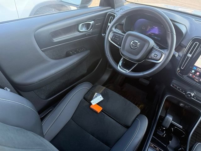 Used 2023 Volvo XC40 Recharge Ultimate AWD/4WD image 8