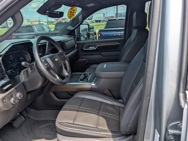 Used 2024 Chevrolet Silverado 3500 High Country w/ High Country Premium Package AWD/4WD image 16