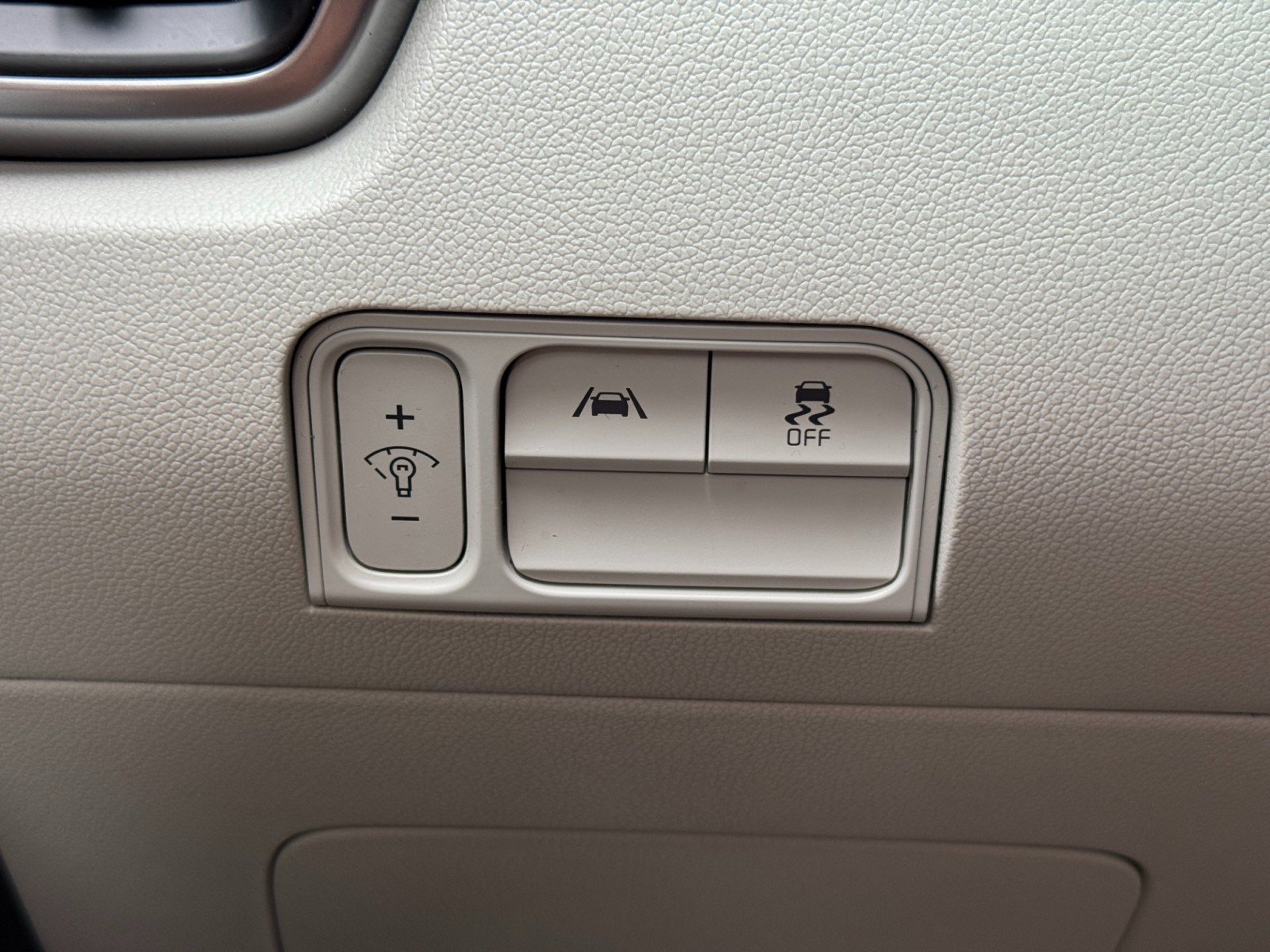 Used 2023 Kia Sorento S w/ Panoramic Sunroof Package FWD image 17