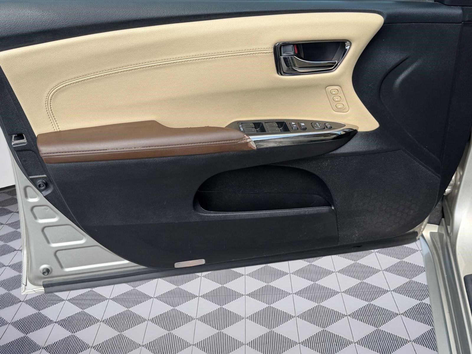 Used 2016 Toyota Avalon Touring FWD image 13