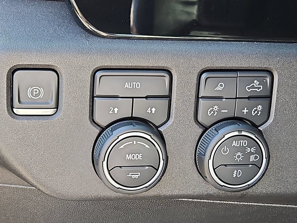 Used 2023 Chevrolet Silverado 1500 LTZ AWD/4WD image 26