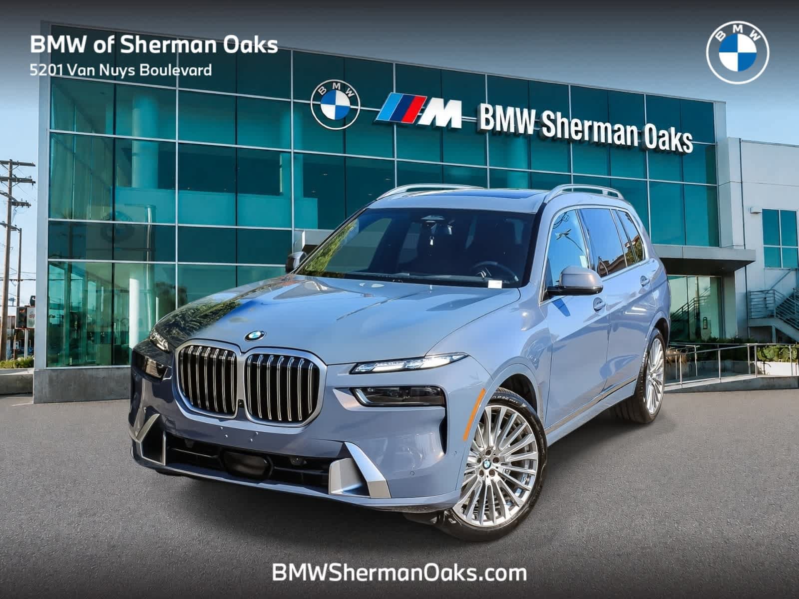 Used 2024 BMW X7 xDrive40i w/ Premium Package AWD/4WD image 1