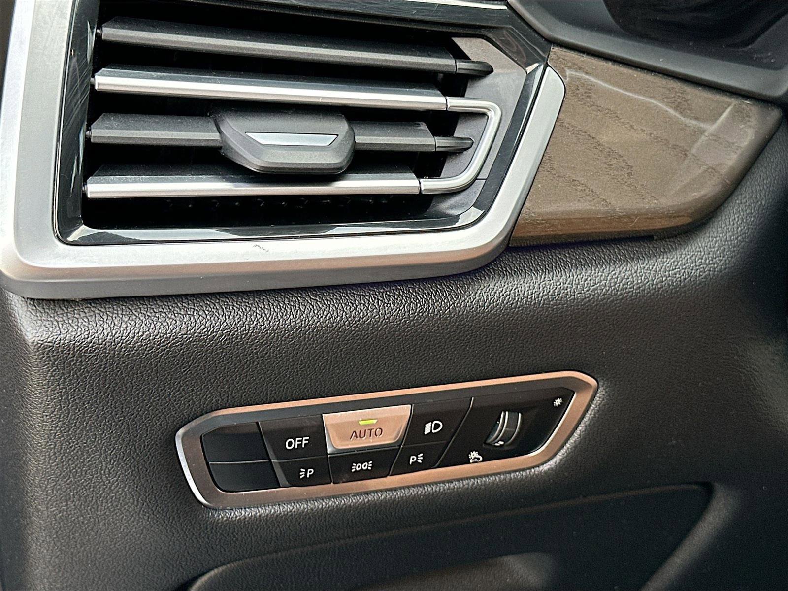 Used 2023 BMW X5 xDrive40i w/ Premium Package image 10