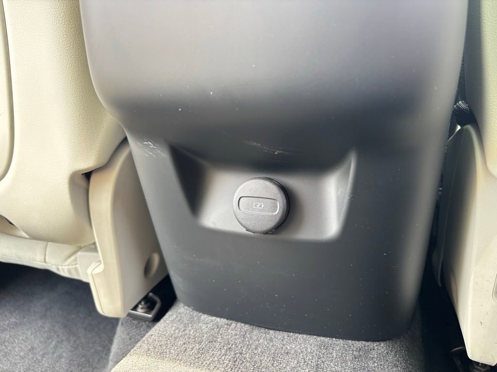 Used 2024 Volvo XC60 B5 Core w/ Climate Package AWD/4WD image 21