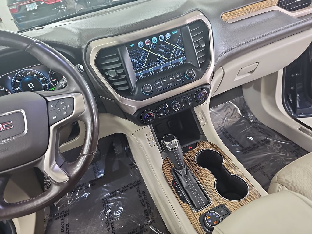 Used 2019 GMC Acadia Denali w/ Technology Package AWD/4WD image 27