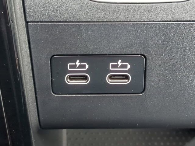 Used 2025 BMW X2 xDrive28i w/ Technology Package image 27