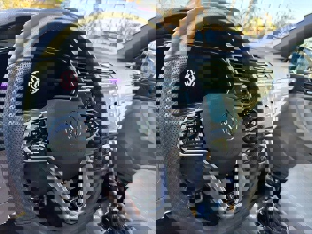 Certified 2023 Volkswagen Tiguan SE R-Line image 21