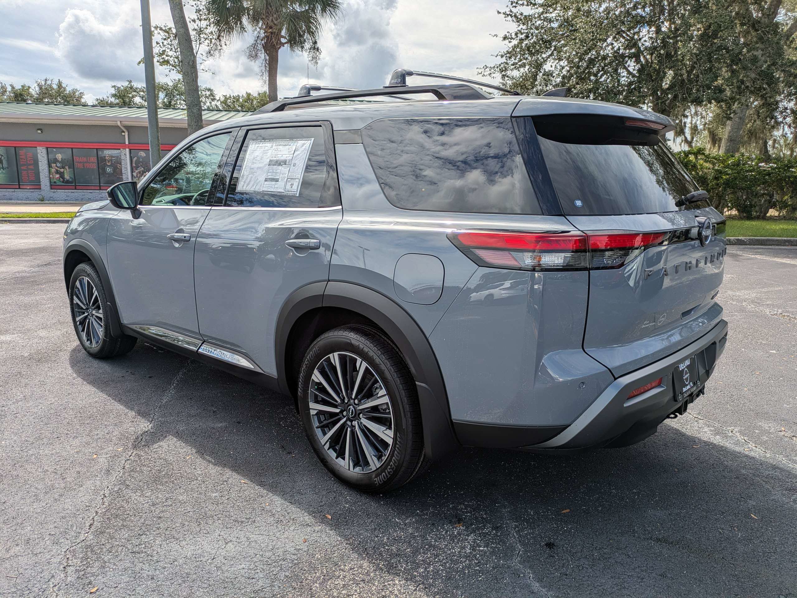 New 2026 Nissan Pathfinder Platinum FWD image 6