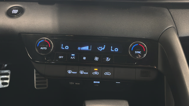 Certified 2025 Hyundai Elantra Sport FWD image 18