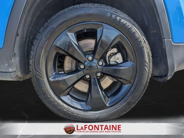 Used 2018 Jeep Cherokee Limited w/ Luxury Group FWD image 30