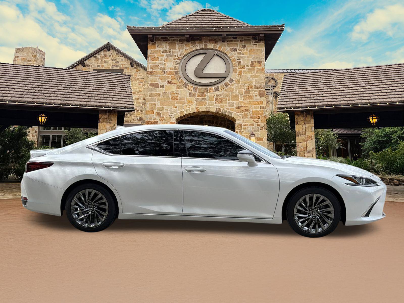 Certified 2024 Lexus ES 300h w/ Technology Package FWD image 5