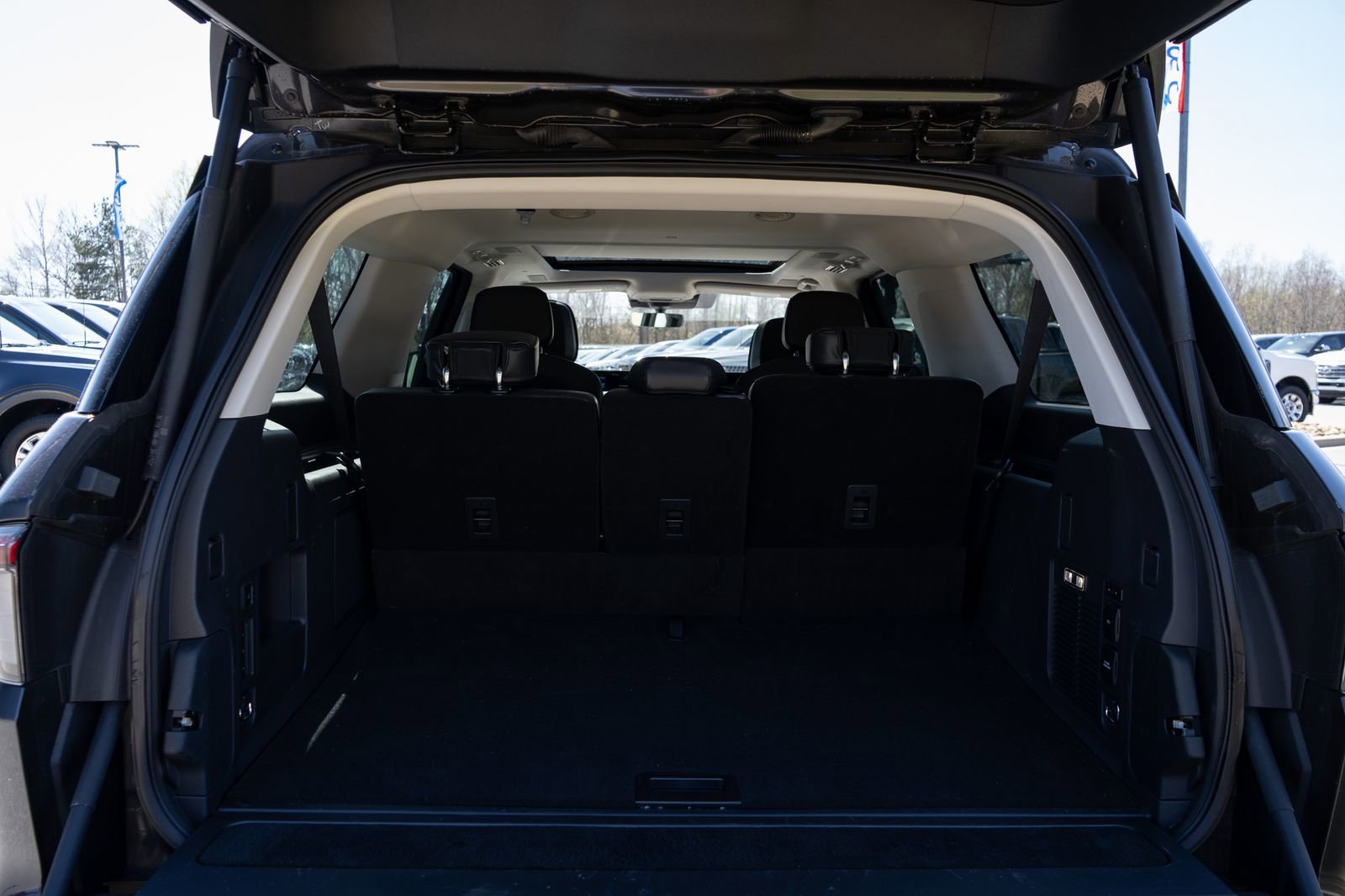 Used 2025 Lincoln Navigator L Reserve AWD/4WD image 18