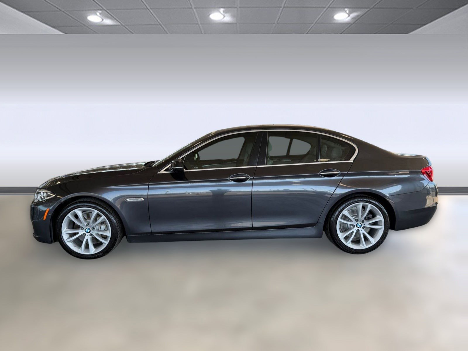 Used 2015 BMW 535i Sedan RWD image 2