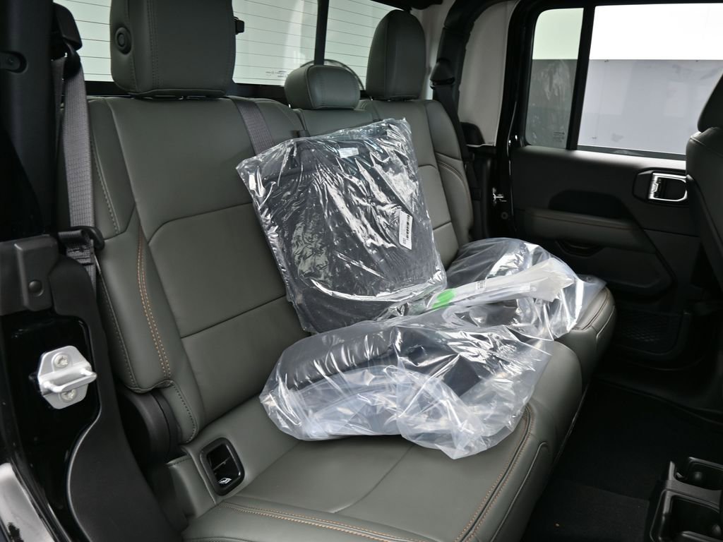 New 2026 Jeep Gladiator Mojave image 38