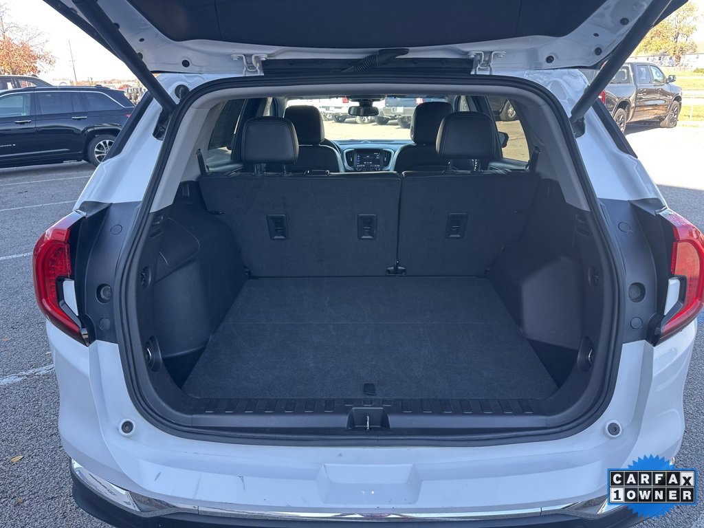 Used 2024 GMC Terrain SLT image 3