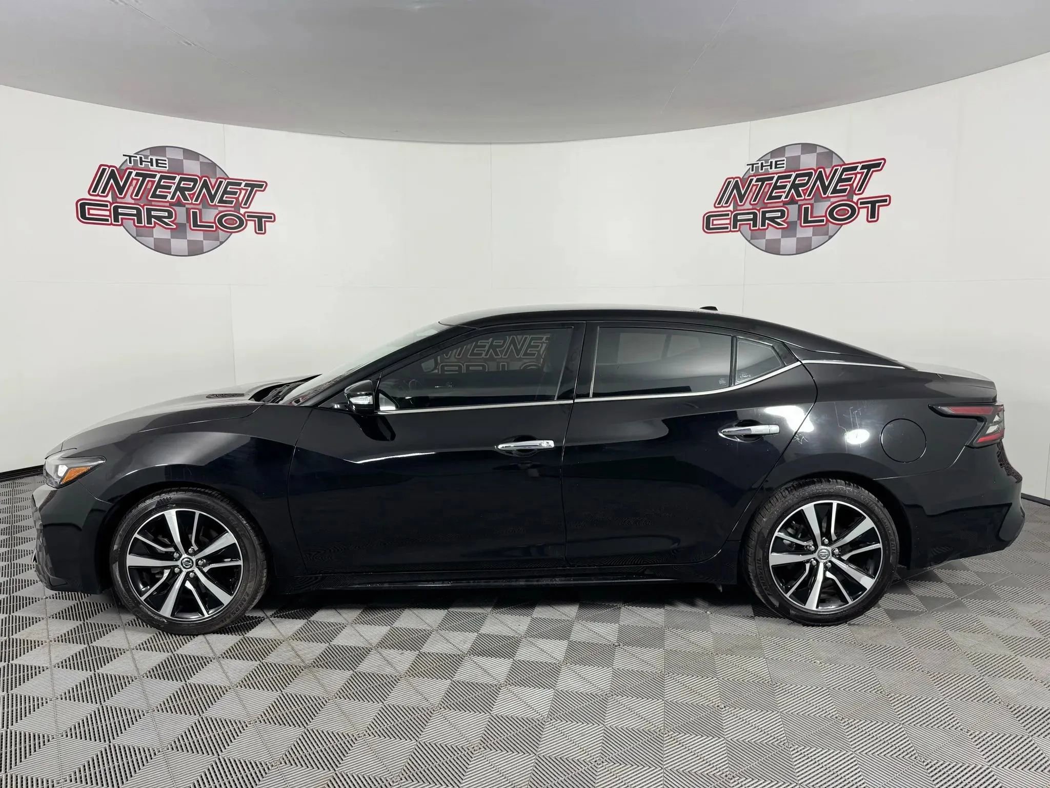 Used 2023 Nissan Maxima SV w/ Floor Mat Group image 4