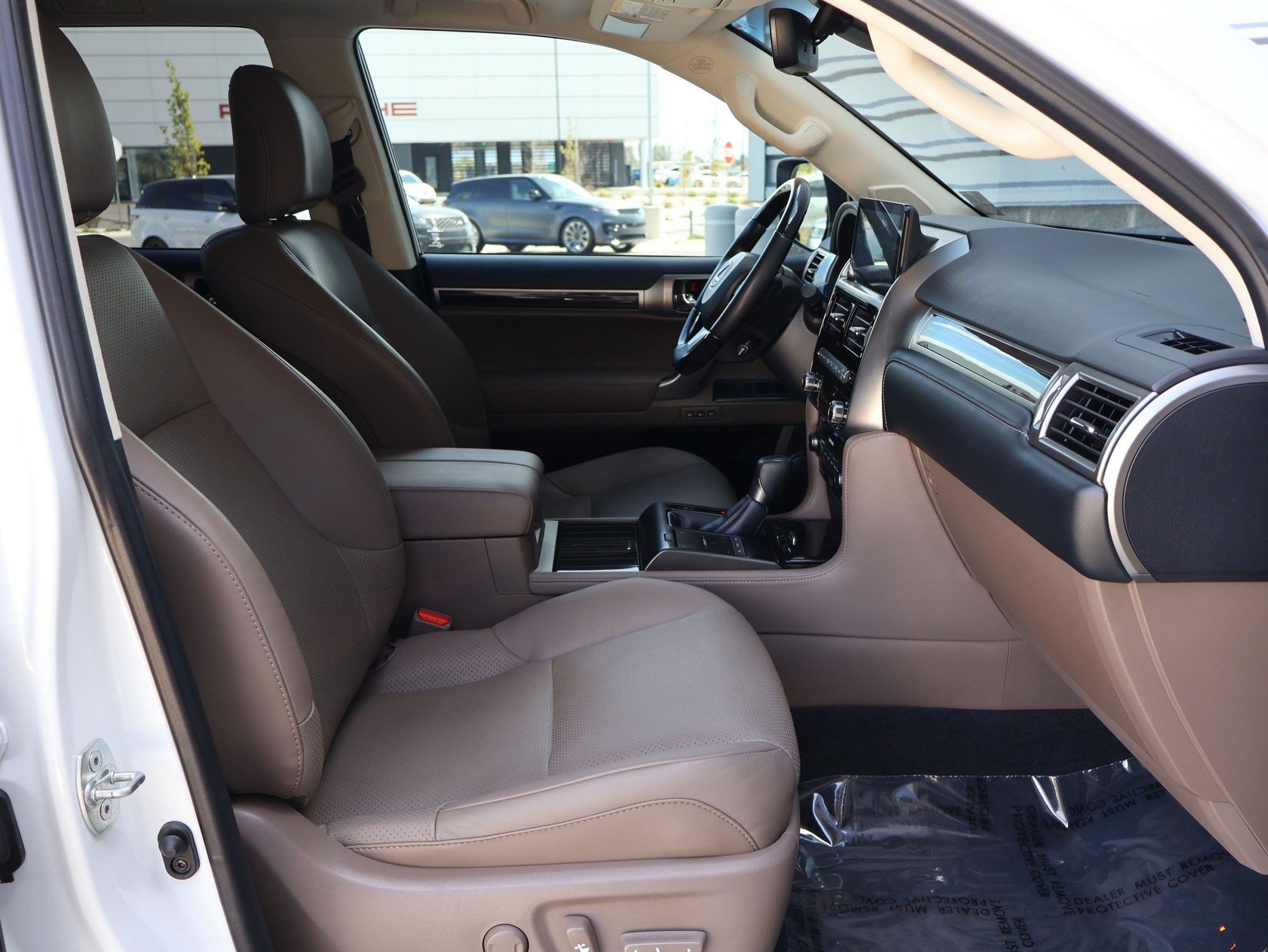 Used 2023 Lexus GX 460 Luxury w/ Sport Design Package AWD/4WD image 32